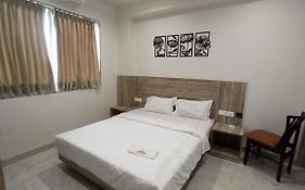 Hotel Jay Palace Inn